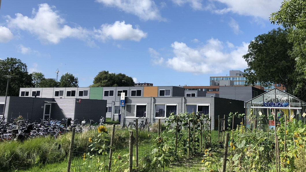 Beeld van het azc aan de Lange Kleiweg