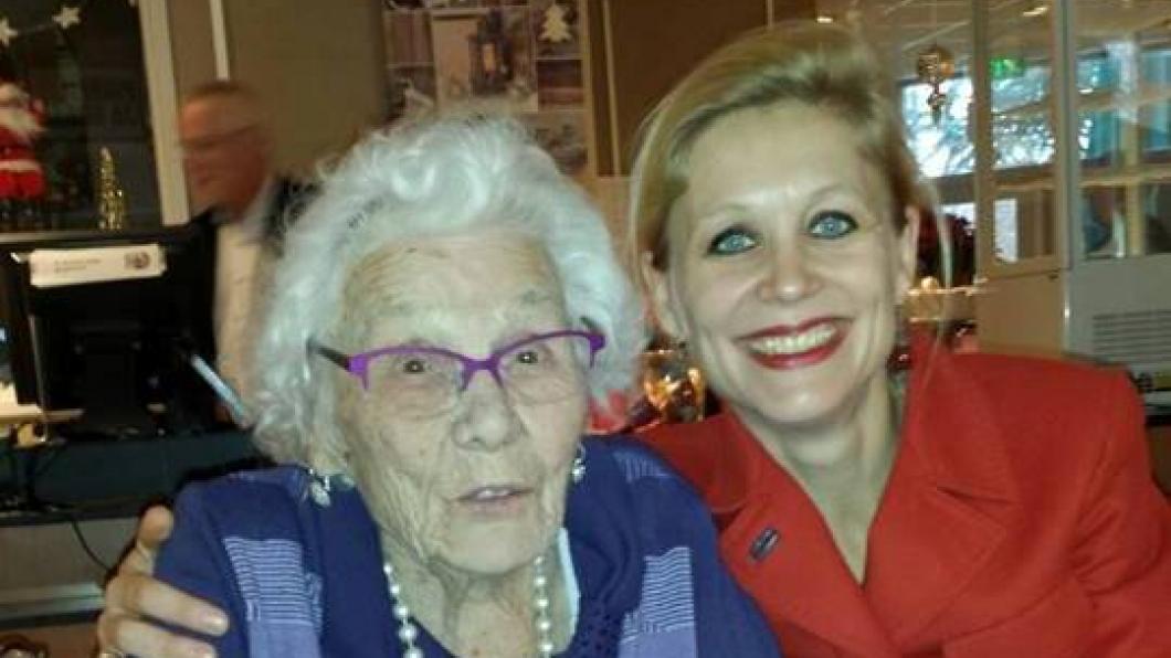 Marloes Borsboom met haar oma Marloes Borsboom met haar oma